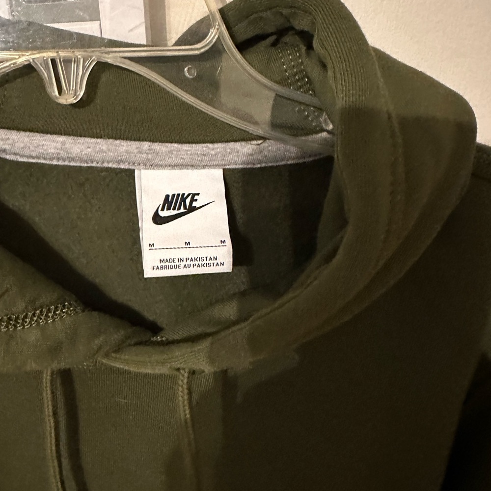 Mens Nike sweatshirt. Nwot. Medium